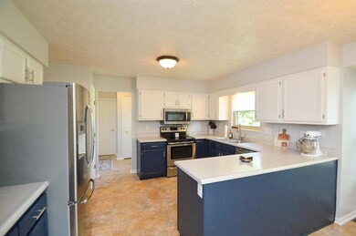 6220 Dewberry Ct, Liberty Township, OH 45011 - photo 7