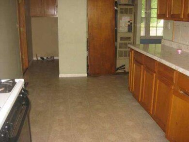 132 Pecos Cir, Carpentersville, IL 60110 - photo 3