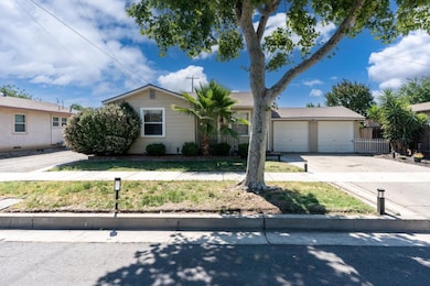 1026 3rd St, Los Banos, CA 93635 - photo 4