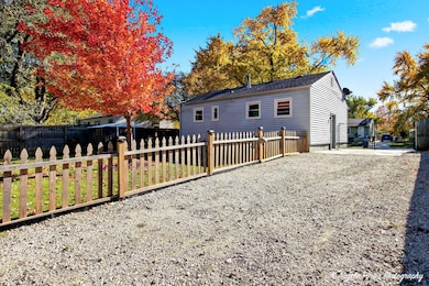 1612 Whitney St, Waukegan, IL 60087 - photo 2