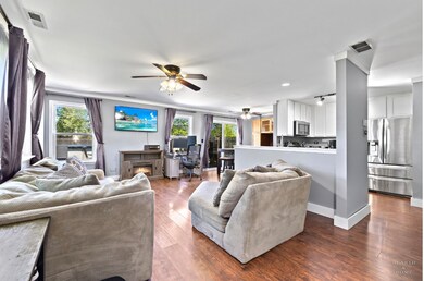 320 Wedgewood Cir, Lake In the Hills, IL 60156 - photo 4