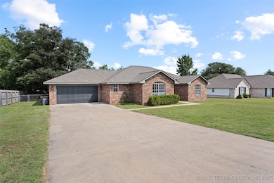 509 E 9th St, Grove, OK 74344 - photo 2