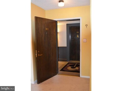 20828 Valley Forge Cir, King of Prussia, PA 19406 - photo 5