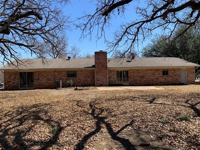 117 Oak Ridge Dr, Cleburne, TX 76031 - photo 2