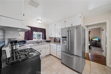 800 S Gilbert St, Hemet, CA 92543 - photo 5