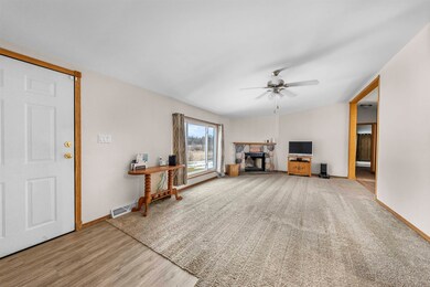 W1459 Hwy 92, Brooklyn, WI 53521 - photo 3