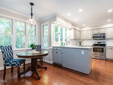 015-1280x960-breakfast-kitchen
