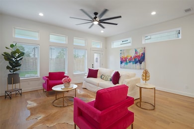 137 E 37th St unit A, Houston, TX 77018 - photo 3