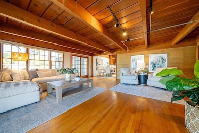 Den/Family/Great Room