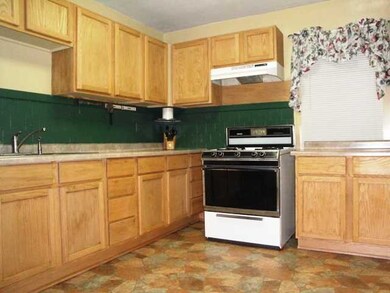 2042 43rd St, Rock Island, IL 61201 - photo 6