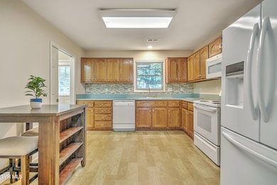 2425 E Lakeview KW-14