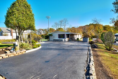 50 Middlesex Rd driveway