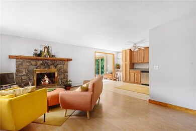 27 Royal Ave, Cranston, RI 02920 - photo 2