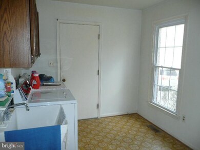8115 Blandsford Dr, Manassas, VA 20111 - photo 3