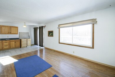 8663 40th St-105