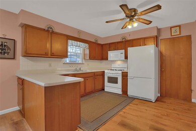 1005 Lincoln Dr, Maryville, IL 62062 - photo 6