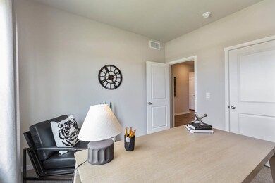 310 Astor Ct, Elgin, IL 60124 - photo 4