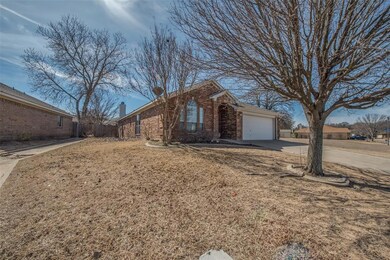 211 Sweetwater Dr, Weatherford, TX 76086 - photo 5