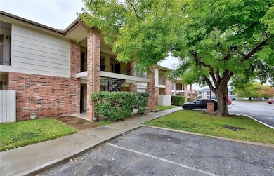 1705 Crossing Place unit 112, Austin, TX 78741 - photo 4