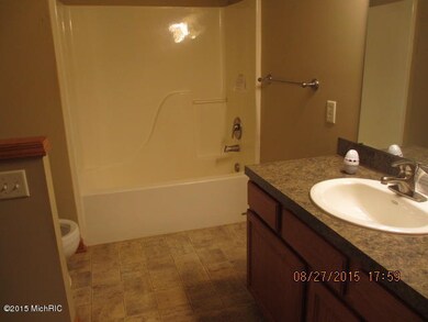 22 Brewer Park Cir unit 1, Grand Rapids, MI 49548 - photo 2