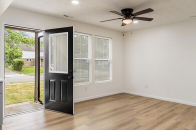 2318 Dawnlight Ave, Columbus, OH 43211 - photo 4