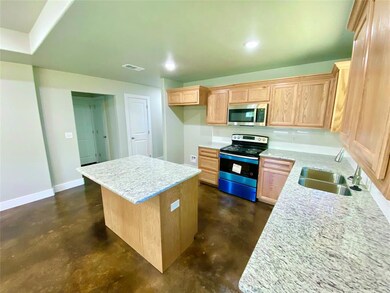 812 W 11th St, Bonham, TX 75418 - photo 7