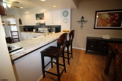 698 E Lake Front Cir unit 5, Galloway, NJ 08205 - photo 5