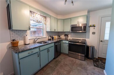 917 Walnut St, Emmaus, PA 18049 - photo 6