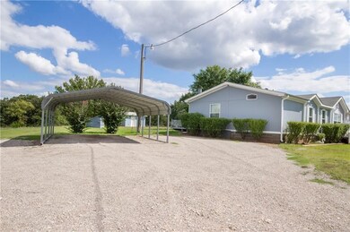 22667 Fishmarket Rd, Tecumseh, OK 74873 - photo 3