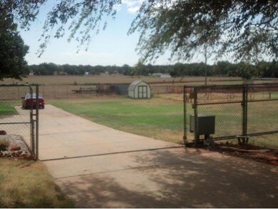 416 N Otis Ave, Elk City, OK 73644 - photo 3