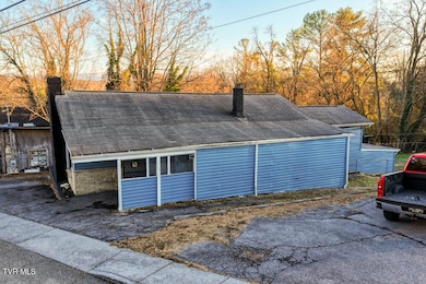 1116 5th St, Bristol, TN 37620 - photo 3