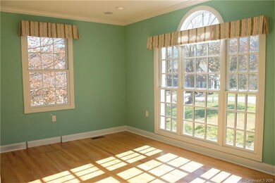 Flex room: office or study