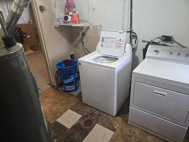 213 Berry St, Park Forest, IL 60466 - photo 3