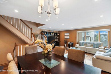 107 Redwood Loop, Staten Island, NY 10309 - photo 5