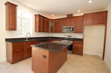 5 Orchard Dr unit 10, MerriMacK, NH 03054 - photo 2