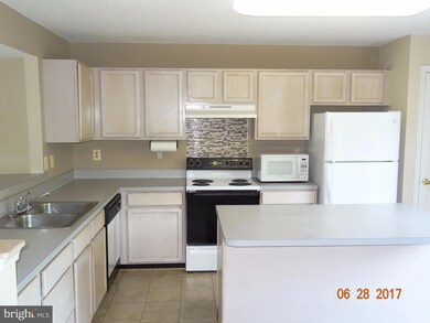 2411 Repton Ct, Windsor Mill, MD 21244 - photo 4