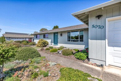 5070 Rock Way, Central Point, OR 97502 - photo 2