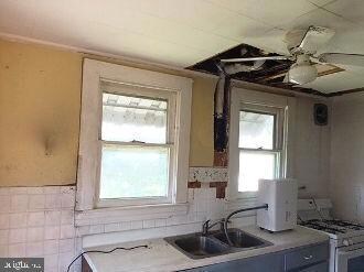 3328 James St, Halethorpe, MD 21227 - photo 4