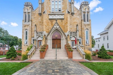 54 Pleasant St unit 3, Concord, NH 03301 - photo 2