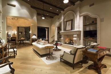 Great Room w/ Gas Fireplace