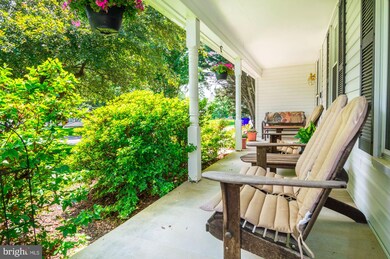 8212 Lapping Brook Ct, Laurel, MD 20723 - photo 5