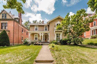 127 N Franklin St 02