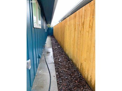 1951 Beech St, Longview, WA 98632 - photo 4