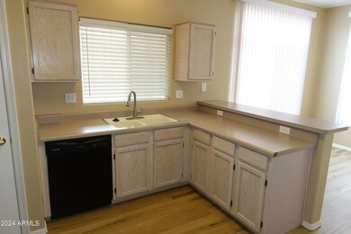 5060 W Glenview Place, Chandler, AZ 85226 - photo 5