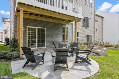 13276 Dowdens Ridge Dr, Clarksburg, MD 20871 - photo 2