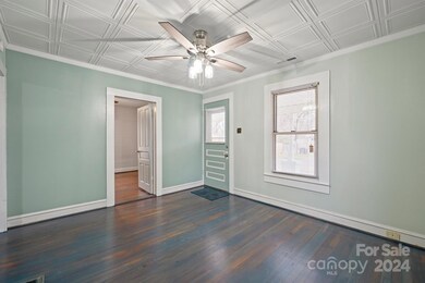 658 E Front St, Statesville, NC 28677 - photo 4