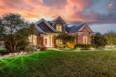 1005 E Oak Ct, Oak Creek, WI 53154 - photo 2