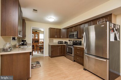 2460 Yarmouth Ln, Crofton, MD 21114 - photo 7