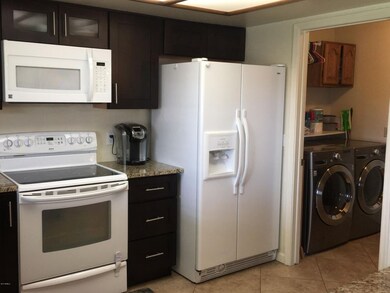 007 Kitchen Laundry Room