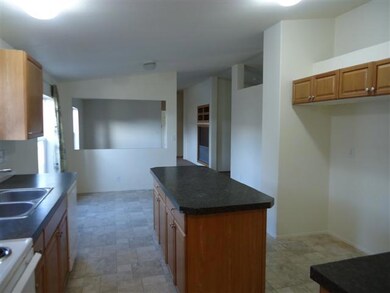 11427 Blackwell Rd unit 11, Central Point, OR 97502 - photo 2